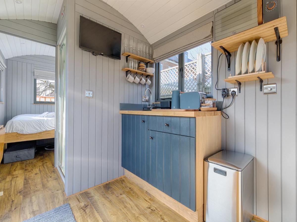 Pass The Keys Whitstable Shepherds Hut Minutes From The Harbour 외부 사진