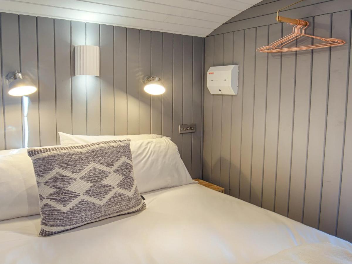 Pass The Keys Whitstable Shepherds Hut Minutes From The Harbour 외부 사진