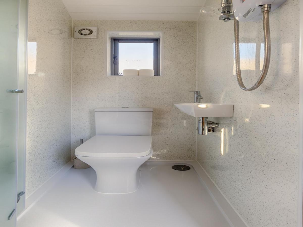 Pass The Keys Whitstable Shepherds Hut Minutes From The Harbour 외부 사진