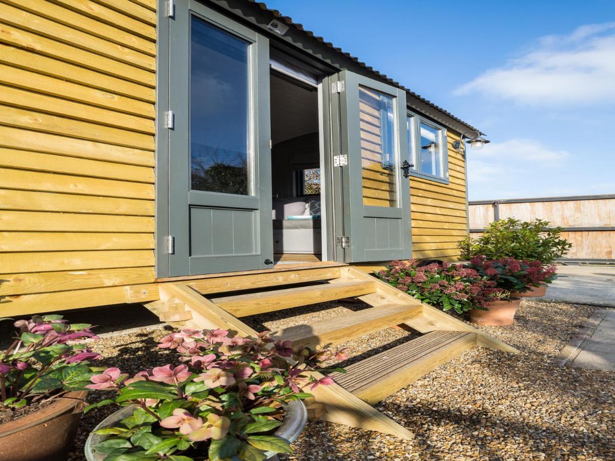Pass The Keys Whitstable Shepherds Hut Minutes From The Harbour 외부 사진